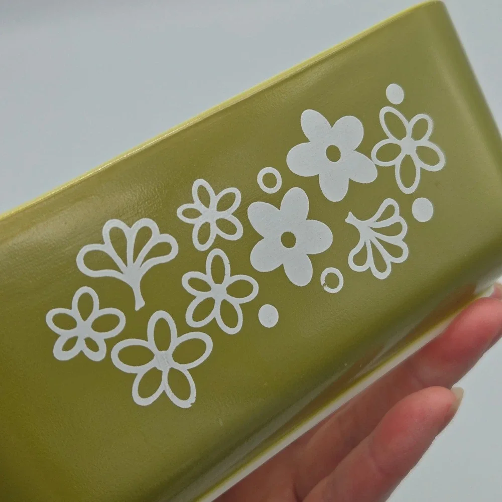 Vintage Pyrex Spring Blossom Refrigerator Dish 502 Crazy Daisy 1.5 Pt No Lid